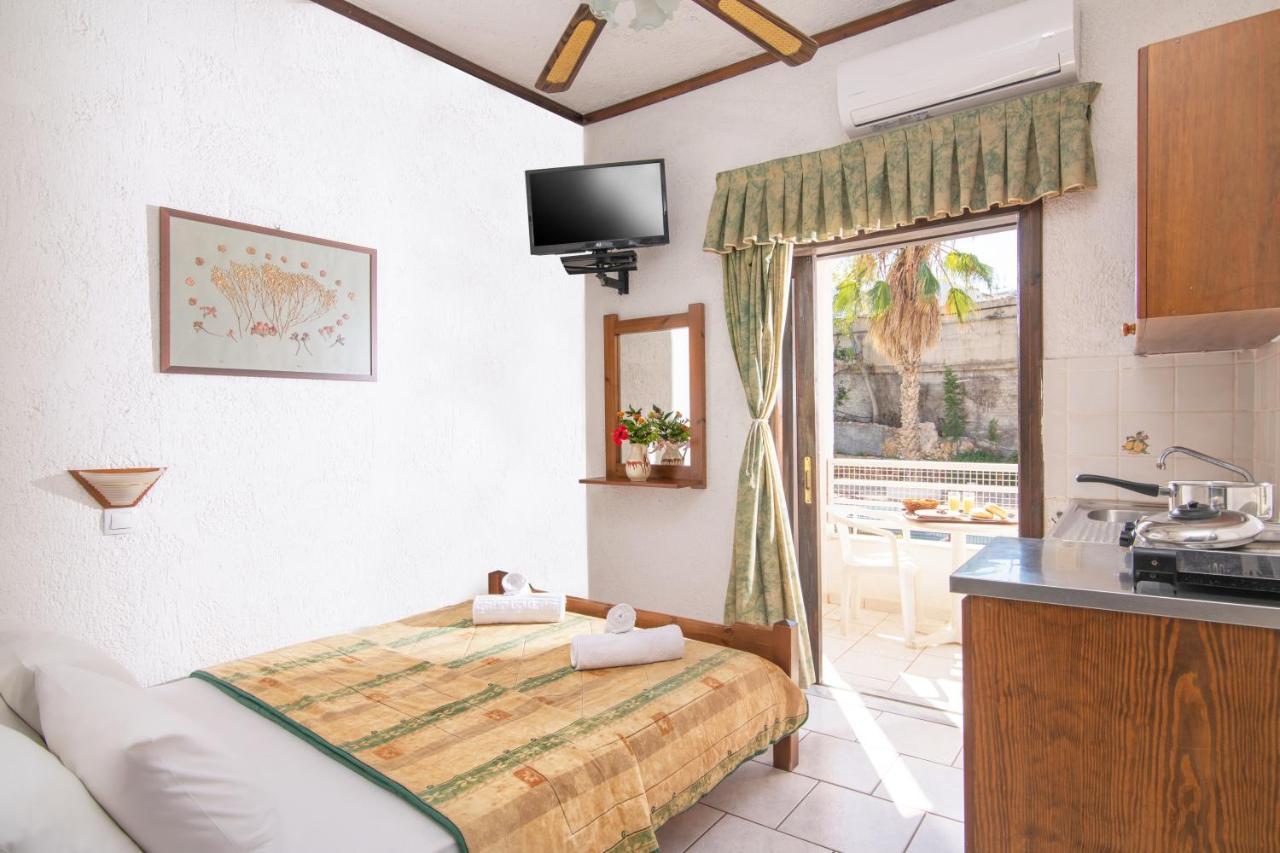 Iliostasi Beach Apartments Херсонісос Екстер'єр фото